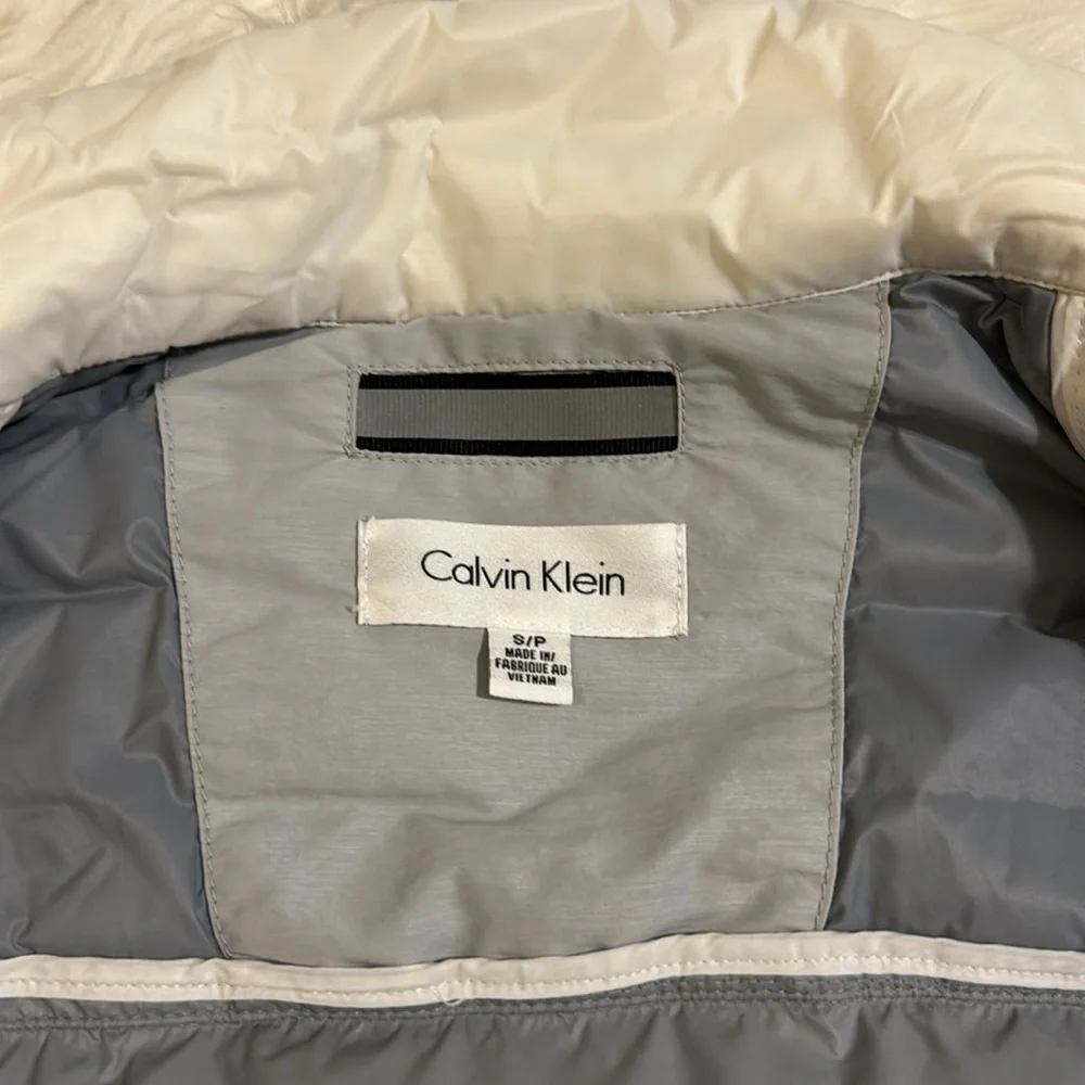 Calvin Klein puffer vest size Small